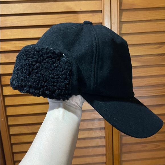 UGG Wool Blend Cap Hat With Sherpa Earflap Black Trapper Mens Size S/M New - Picture 4 of 13